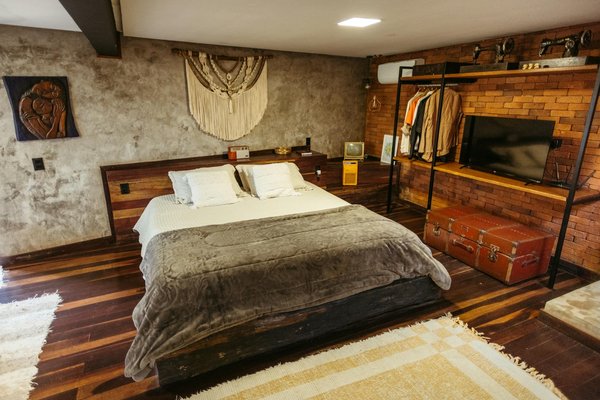 Où trouver une maison de vacances en Provence avec des ateliers de poterie et des randonnées en montagne?