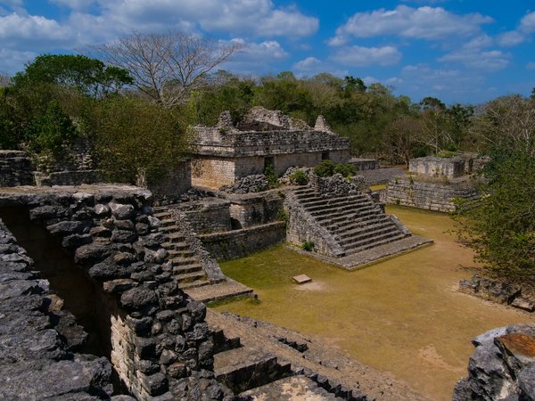 Quelle croisière propose des excursions pour découvrir les temples mayas au Guatemala ?